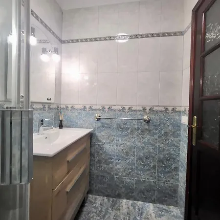 Affordable For Large Families And Groups At Canteras With 3 Bedrooms And Free Parking Appartement